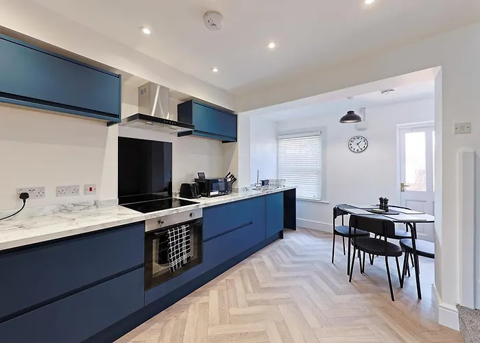 City Centre Riverside Retreat