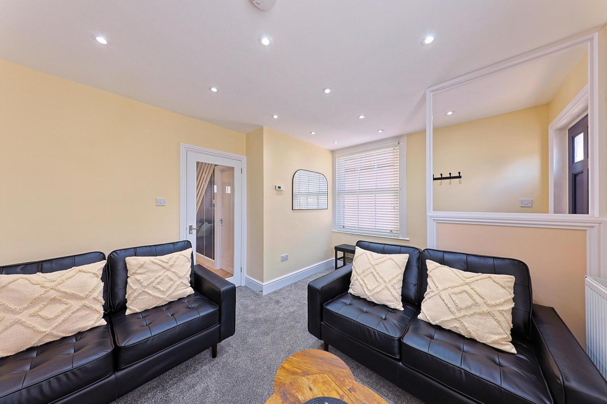 Centre Riverside Retreat